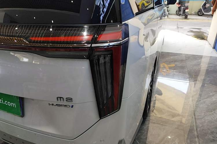 Used GAC Trumpchi M8 2023 Zongshi Series Dual-Motor Flagship Edition Right Rear Taillight