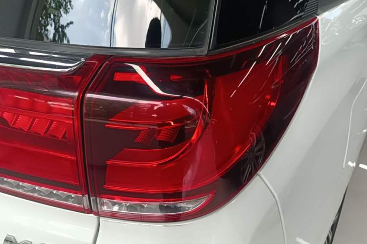 Used GAC Trumpchi M8 2023 Lingxiu Series 390T Ultimate Edition Right Rear Taillight