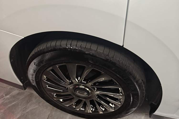 Used GAC Trumpchi M8 2023 Zongshi Series Dual-Motor Flagship Edition Right Rear Wheel Hub