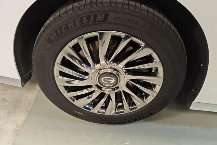 Used GAC Trumpchi M8 2023 Zongshi Series Dual-Motor YuZun Edition Right Rear Wheel Hub