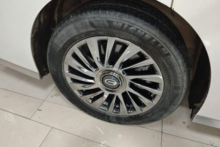 Used GAC Trumpchi M8 2023 Zongshi Series Dual-Motor YuZun Edition Right Rear Wheel Hub