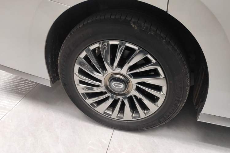 Used GAC Trumpchi M8 2023 Zongshi Series 400T Flagship Edition Right Rear Wheel Hub