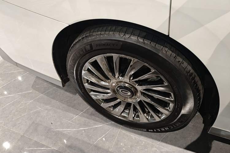 Used GAC Trumpchi M8 2023 Zongshi Series Dual-Motor YuZun Edition Right Rear Wheel Hub