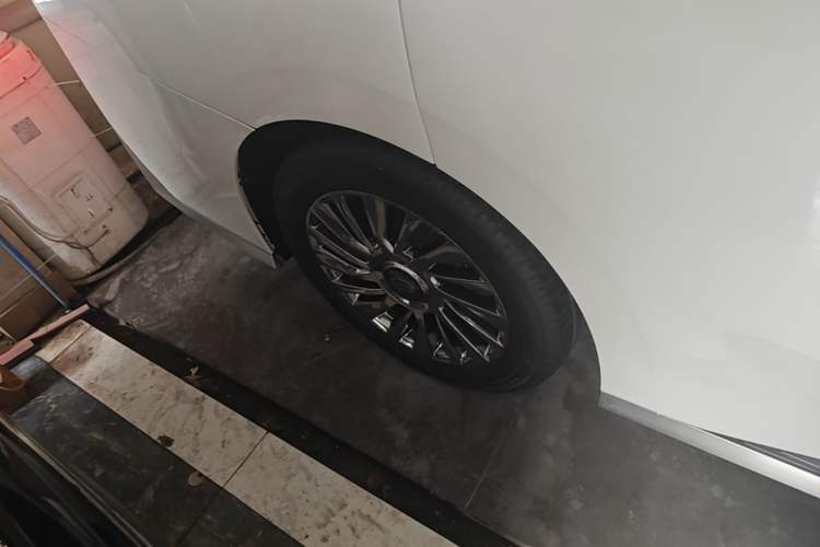 Used GAC Trumpchi M8 2023 Zongshi Series Dual-Motor YuZun Edition Right Rear Wheel Hub