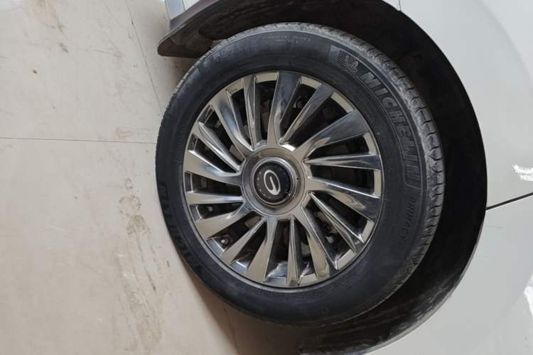 Used GAC Trumpchi M8 2023 Zongshi Series Dual-Motor Supreme Edition Right Rear Wheel Hub