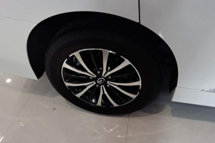 Used GAC Trumpchi M8 2023 Lingxiu Series 390T Luxury Edition Right Rear Wheel Hub