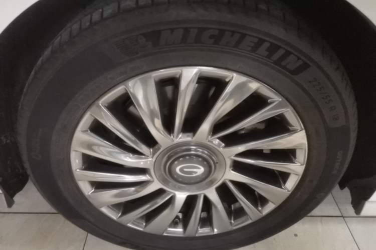 Used GAC Trumpchi M8 2023 Zongshi Series Dual-Motor YuZun Edition Right Rear Wheel Hub
