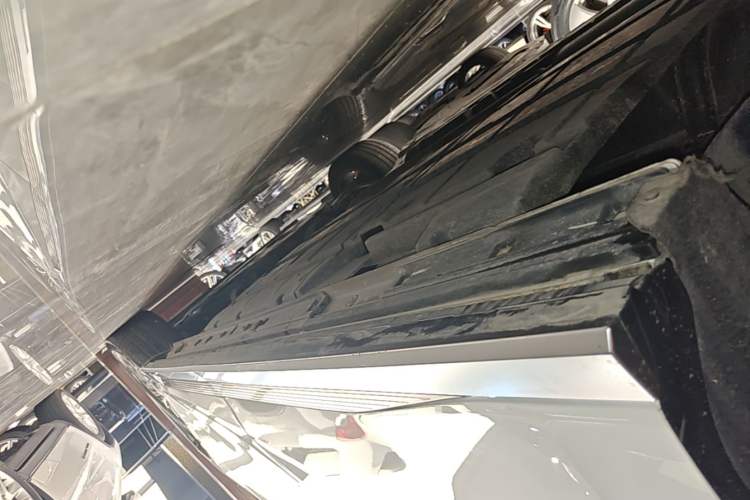 Used GAC Trumpchi M8 2023 Zongshi Series Dual-Motor Flagship Edition Right Side Sill