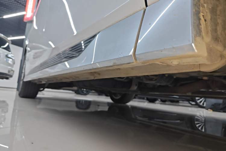 Used GAC Trumpchi M8 2023 Zongshi Series 400T Ultimate Edition Right Side Sill