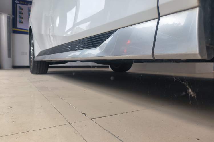 Used GAC Trumpchi M8 2023 Zongshi Series 400T Ultimate Edition Right Side Sill