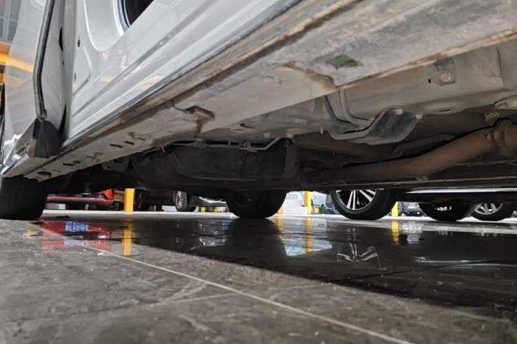Used GAC Trumpchi M8 2023 Zongshi Series Dual-Motor Supreme Edition Right Side Sill