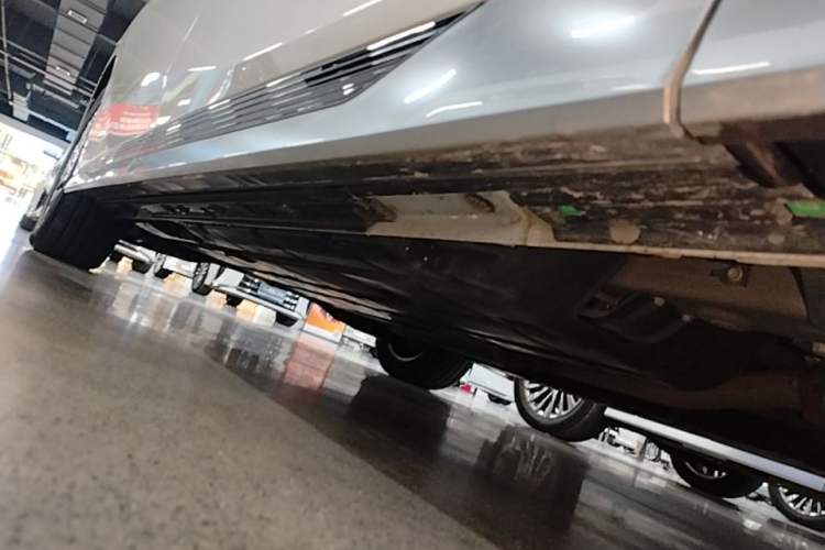 Used GAC Trumpchi M8 2023 Zongshi Series Dual-Motor Flagship Edition Right Side Sill