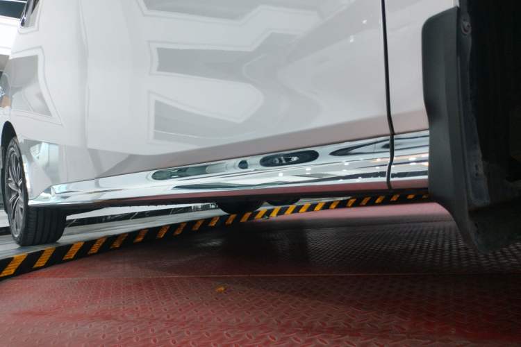 Used GAC Trumpchi M8 2023 Zongshi Series 400T Ultimate Edition Right Side Sill