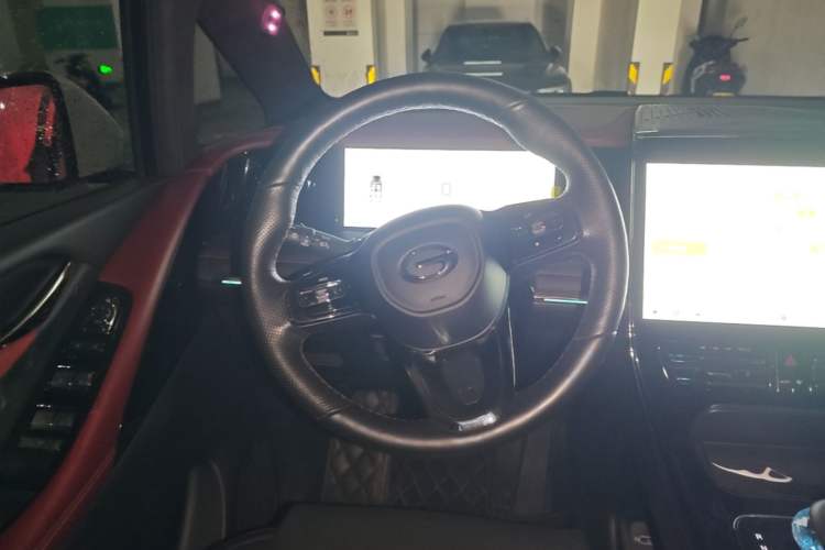 Used GAC Trumpchi M8 2023 Zongshi Series Dual-Motor Flagship Edition Steering Wheel