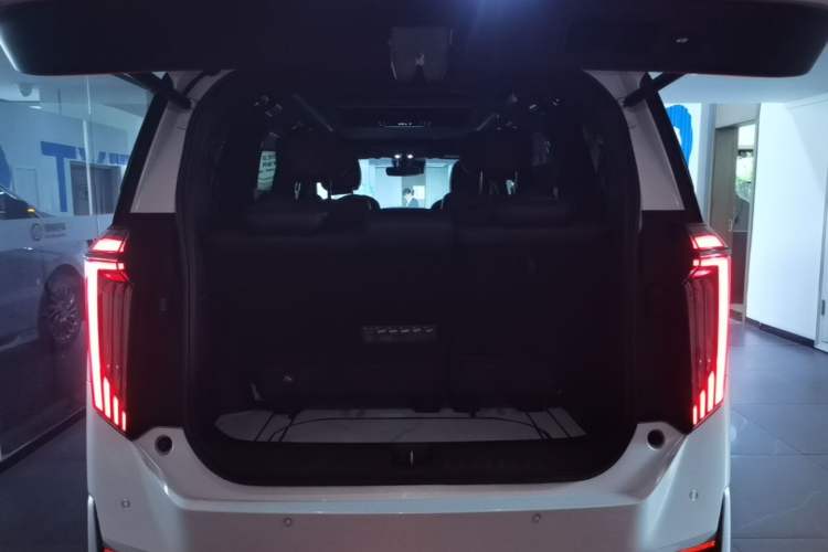 Used GAC Trumpchi M8 2023 Zongshi Series 400T Ultimate Edition Trunk