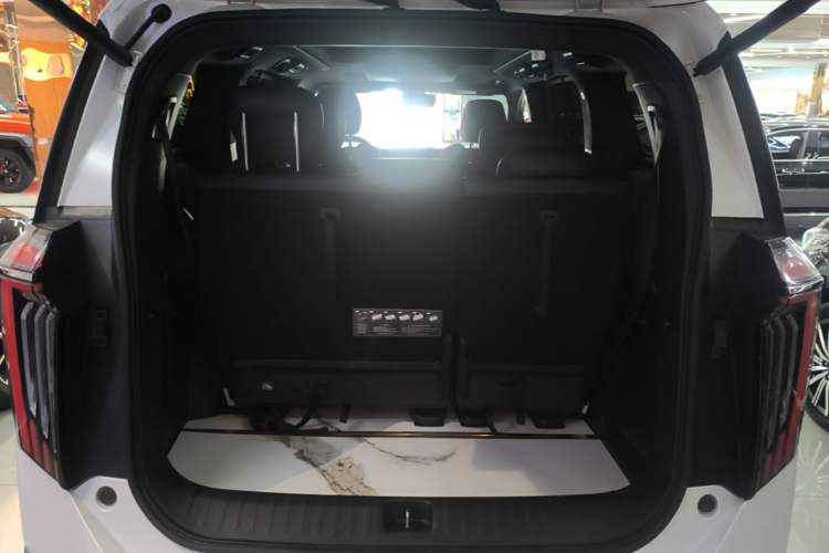 Used GAC Trumpchi M8 2023 Zongshi Series 400T Flagship Edition Trunk