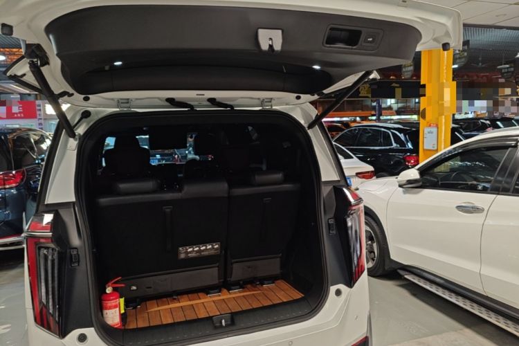 Used GAC Trumpchi M8 2023 Zongshi Series Dual-Motor YuZun Edition Trunk