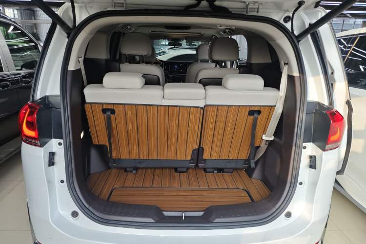 Used GAC Trumpchi M8 2023 Lingxiu Series 390T Deluxe Edition Trunk