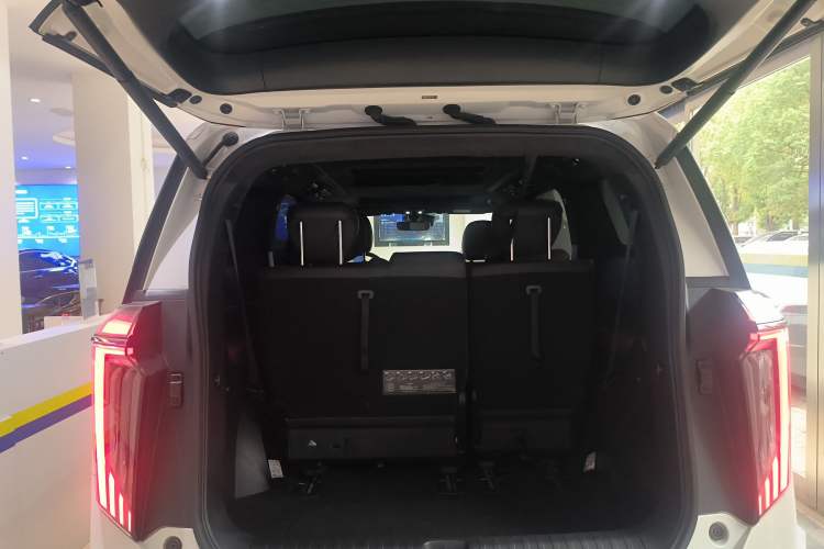 Used GAC Trumpchi M8 2023 Zongshi Series 400T Ultimate Edition Trunk