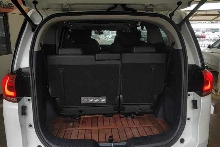 Used GAC Trumpchi M8 2023 Lingxiu Series 390T Deluxe Edition Trunk