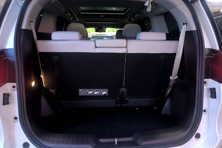 Used GAC Trumpchi M8 2023 Master Series 390T Ultimate Edition Trunk