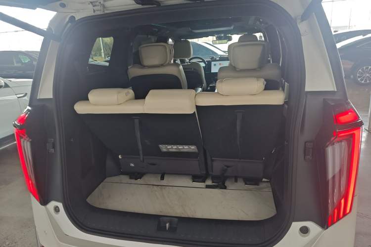 Used GAC Trumpchi M8 2023 Zongshi Series Dual-Motor YuZun Edition Trunk