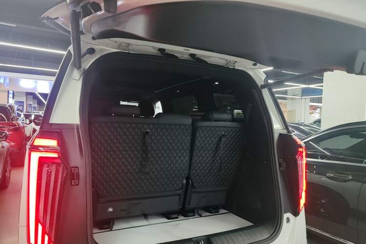 Used GAC Trumpchi M8 2023 Zongshi Series 400T Flagship Edition Trunk