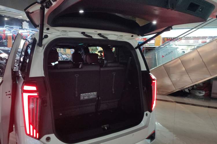 Used GAC Trumpchi M8 2023 Zongshi Series 400T Flagship Edition Trunk