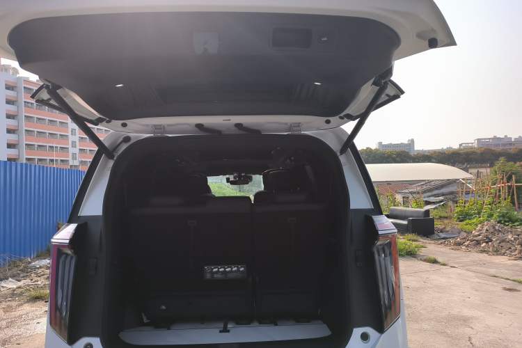 Used GAC Trumpchi M8 2023 Zongshi Series 400T Ultimate Edition Trunk