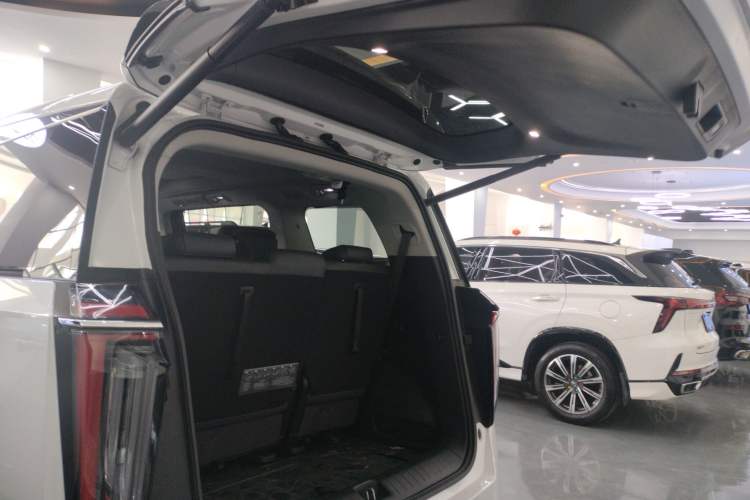 Used GAC Trumpchi M8 2023 Zongshi Series 400T Ultimate Edition Trunk