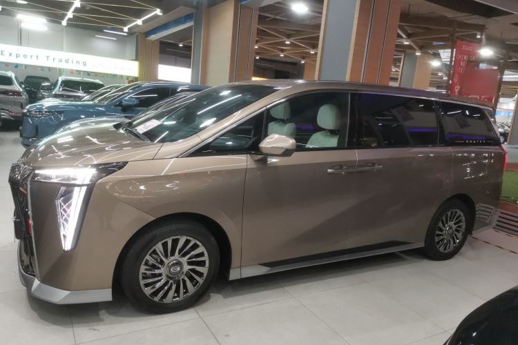 Used GAC Trumpchi M8 2023 Zongshi Series Dual-Motor Flagship Edition Exterior 3