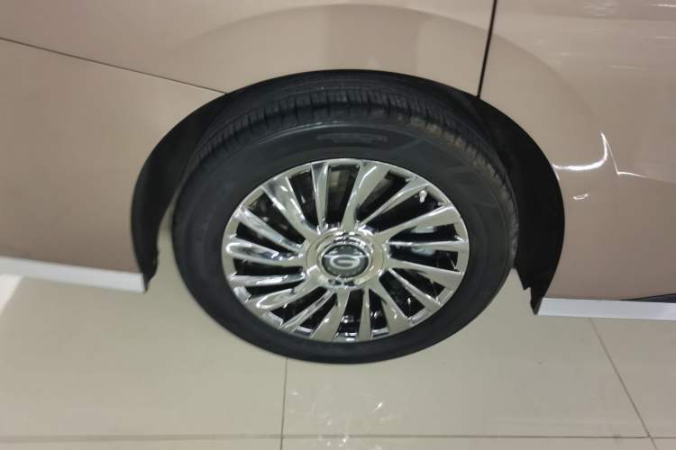 Used GAC Trumpchi M8 2023 Zongshi Series Dual-Motor Flagship Edition Exterior 5