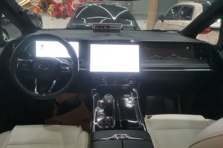 Used GAC Trumpchi M8 2023 Zongshi Series Dual-Motor Flagship Edition Interior 2