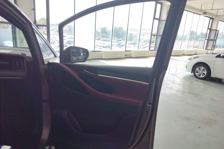 Used GAC Trumpchi M8 2023 Zongshi Series 400T Ultimate Edition Right Front Door Interior
