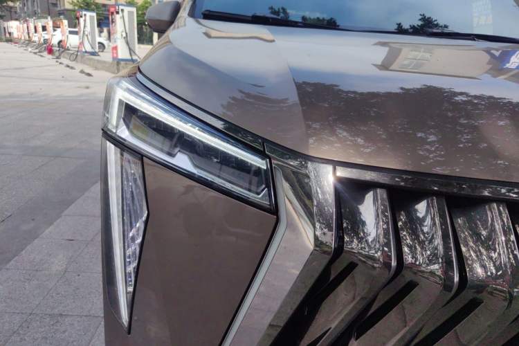 Used GAC Trumpchi M8 2023 Zongshi Series Dual-Motor Flagship Edition Right Front Headlight