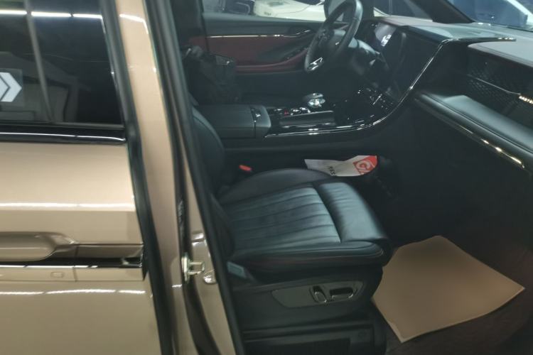 Used GAC Trumpchi M8 2023 Zongshi Series Dual-Motor Flagship Edition Right Front Seat