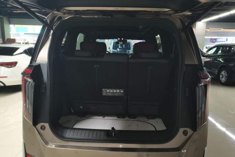 Used GAC Trumpchi M8 2023 Zongshi Series Dual-Motor Flagship Edition Trunk