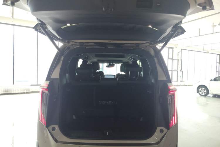 Used GAC Trumpchi M8 2023 Zongshi Series 400T Ultimate Edition Trunk
