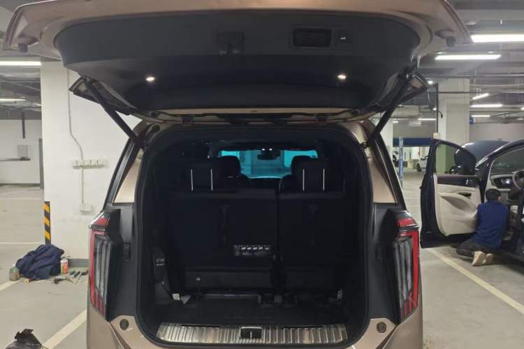 Used GAC Trumpchi M8 2023 Zongshi Series 400T Flagship Edition Trunk