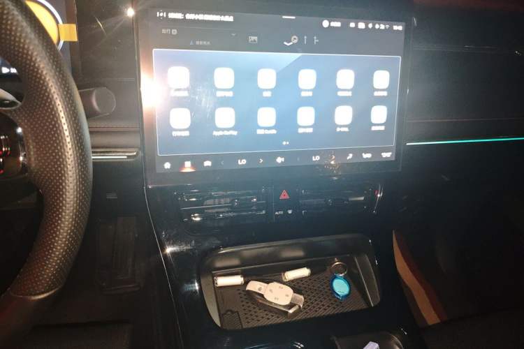 Used GAC Trumpchi M8 2024 Zongshi Series Dual-Motor Supreme Edition Audio And AC Panel