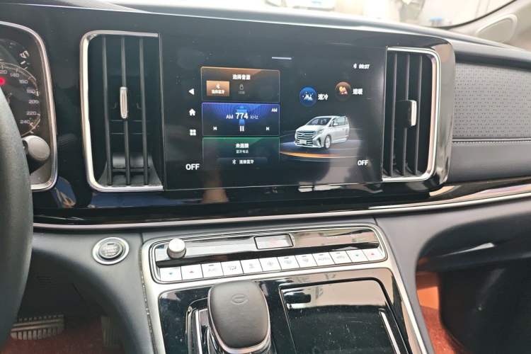 Used GAC Trumpchi M8 2024 Lingxiu Series 390T Luxury Edition Audio And AC Panel