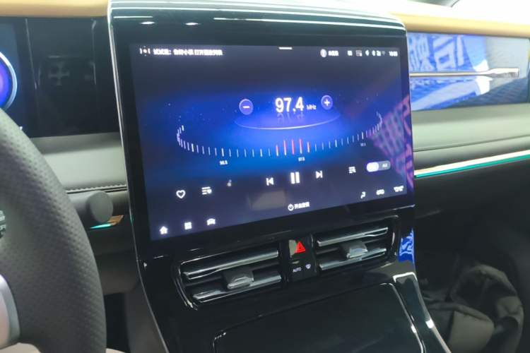 Used GAC Trumpchi M8 2024 Master Series 400T Ultimate Edition Audio And AC Panel
