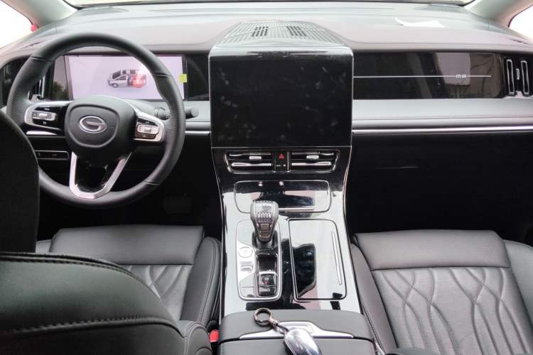 Used GAC Trumpchi M8 2024 Master Series 400T Prestige Edition Center Console