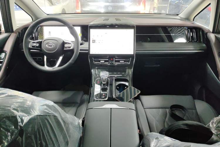 Used GAC Trumpchi M8 2024 Master Series 400T Prestige Edition Center Console