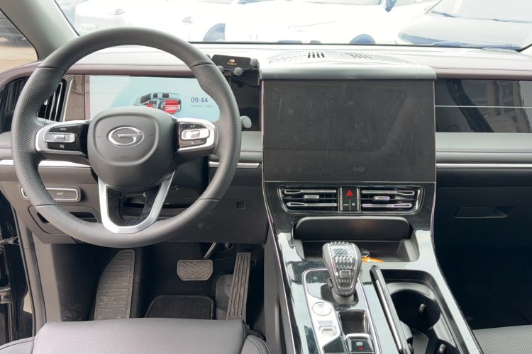 Used GAC Trumpchi M8 2024 Master Series 400T Prestige Edition Center Console