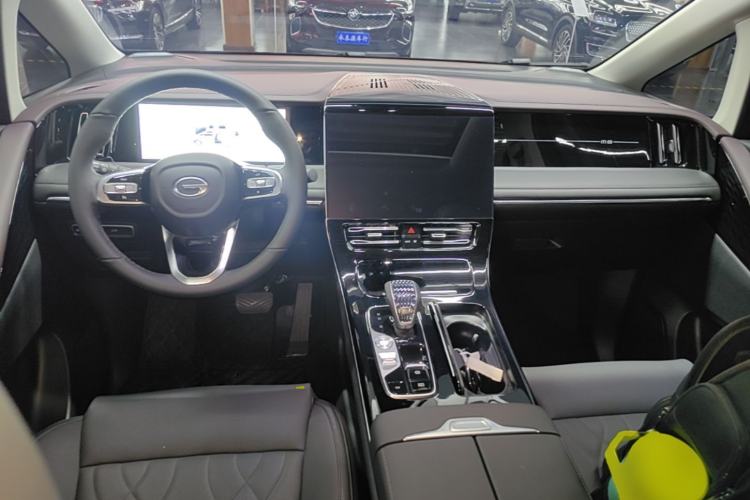 Used GAC Trumpchi M8 2024 Master Series 400T Prestige Edition Center Console