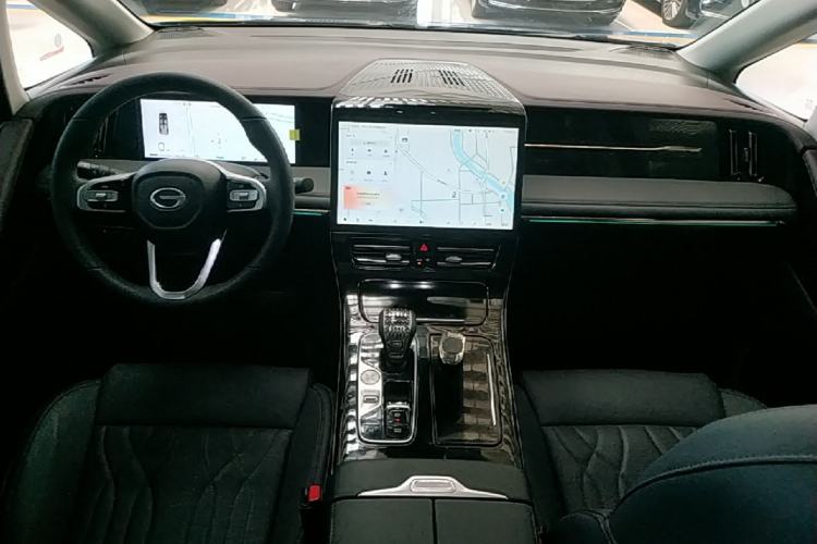 Used GAC Trumpchi M8 2024 Master Series Super Hybrid Edition Center Console