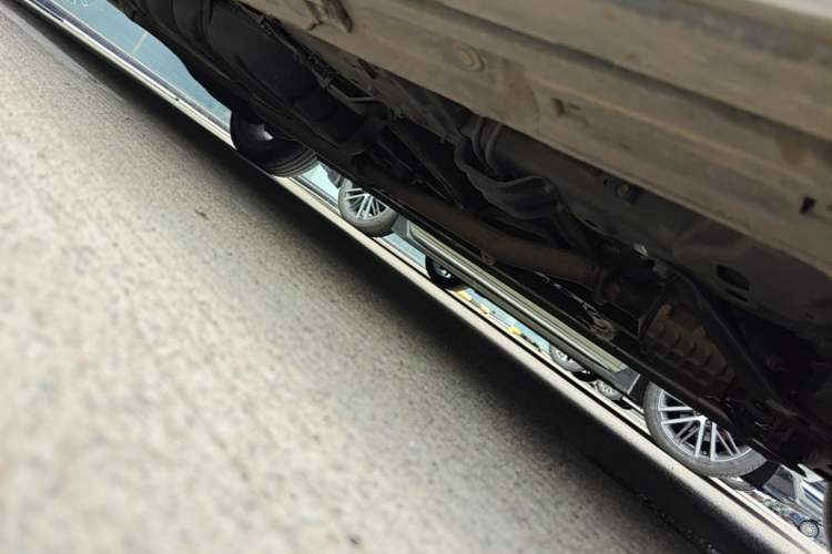 Used GAC Trumpchi M8 2024 Master Series 400T Prestige Edition Chassis Front Right