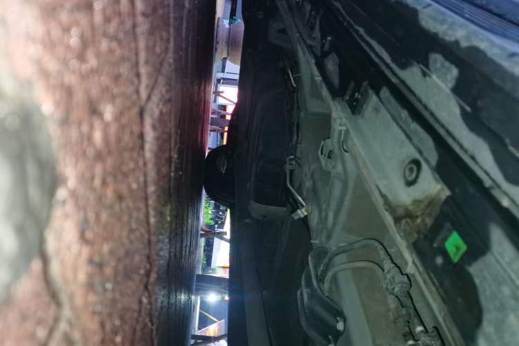 Used GAC Trumpchi M8 2024 Zongshi Series Dual-Motor Supreme Edition Chassis Front Right
