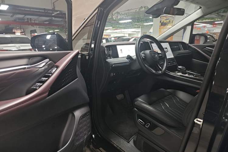 Used GAC Trumpchi M8 2024 Master Series 400T Prestige Edition Driver Seat